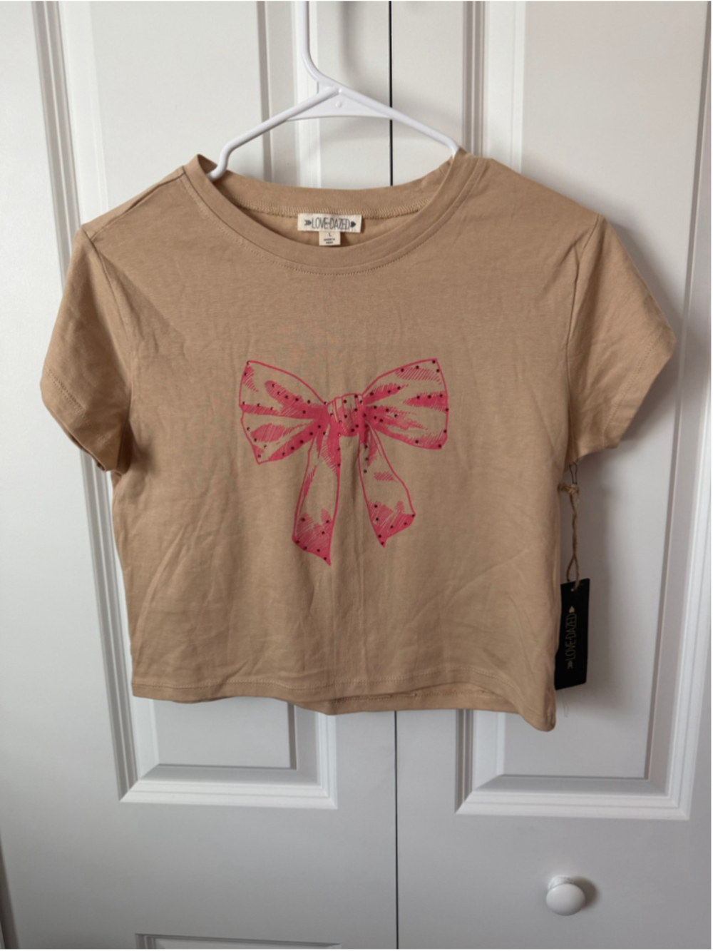 LOVE DAZED Beige Pink Bow Short Sleeve Tee L NWT